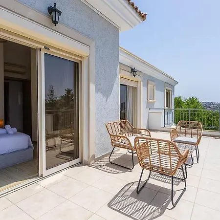 Homestay Villa! Perfect Blend Of Style, Comfort And Relaxation ! *