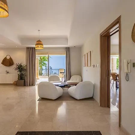 Villa! Perfect Blend Of Style, Comfort And Relaxation ! * Limisso