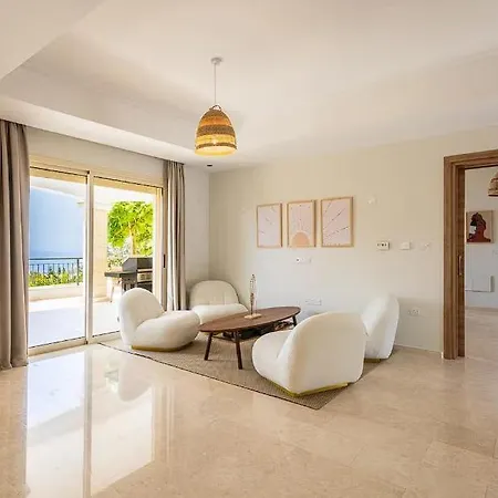 Villa! Perfect Blend Of Style, Comfort And Relaxation ! Alloggio in famiglia *