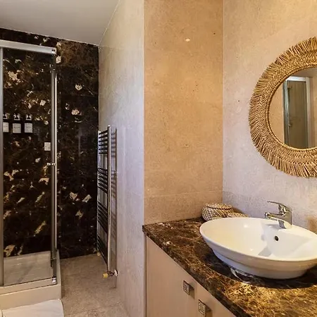Villa! Perfect Blend Of Style, Comfort And Relaxation ! *