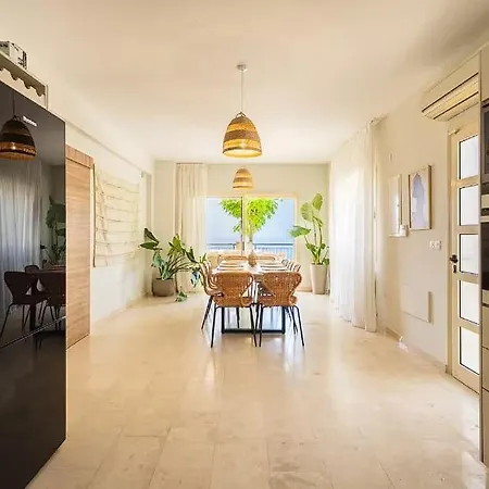 民宿 Villa! Perfect Blend Of Style, Comfort And Relaxation !